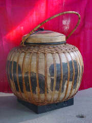 Artisanat, artisanat asiatique, artisanat dAsie, meuble, meuble asiatique, meuble dAsie, cadeau, boutique cadeau, grossiste, vente en gros, chat, Bouddha, Ganesh, statues, statue en bois, objets de dcoration, dcoration, dcoration dintrieur, objets utilitaires, artiste, artisan, Indonsie, Bali, Thalande, Java, Laos, Meuble, table, table basse, armoire, banc, chaise, bibliothque, commode, dressoir, lphant, Shiva, desse, soie tissus, tissage, coton, miroir, luminaire