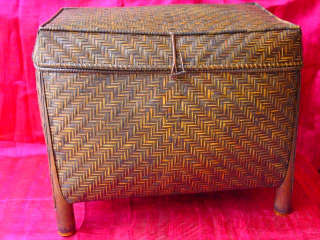 Artisanat, artisanat asiatique, artisanat dAsie, meuble, meuble asiatique, meuble dAsie, cadeau, boutique cadeau, grossiste, vente en gros, chat, Bouddha, Ganesh, statues, statue en bois, objets de dcoration, dcoration, dcoration dintrieur, objets utilitaires, artiste, artisan, Indonsie, Bali, Thalande, Java, Laos, Meuble, table, table basse, armoire, banc, chaise, bibliothque, commode, dressoir, lphant, Shiva, desse, soie tissus, tissage, coton, miroir, luminaire