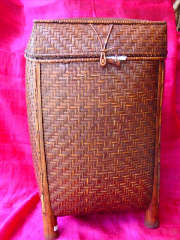Artisanat, artisanat asiatique, artisanat dAsie, meuble, meuble asiatique, meuble dAsie, cadeau, boutique cadeau, grossiste, vente en gros, chat, Bouddha, Ganesh, statues, statue en bois, objets de dcoration, dcoration, dcoration dintrieur, objets utilitaires, artiste, artisan, Indonsie, Bali, Thalande, Java, Laos, Meuble, table, table basse, armoire, banc, chaise, bibliothque, commode, dressoir, lphant, Shiva, desse, soie tissus, tissage, coton, miroir, luminaire