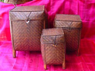 Artisanat, artisanat asiatique, artisanat dAsie, meuble, meuble asiatique, meuble dAsie, cadeau, boutique cadeau, grossiste, vente en gros, chat, Bouddha, Ganesh, statues, statue en bois, objets de dcoration, dcoration, dcoration dintrieur, objets utilitaires, artiste, artisan, Indonsie, Bali, Thalande, Java, Laos, Meuble, table, table basse, armoire, banc, chaise, bibliothque, commode, dressoir, lphant, Shiva, desse, soie tissus, tissage, coton, miroir, luminaire