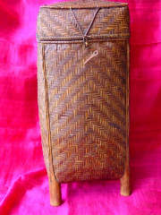 Artisanat, artisanat asiatique, artisanat dAsie, meuble, meuble asiatique, meuble dAsie, cadeau, boutique cadeau, grossiste, vente en gros, chat, Bouddha, Ganesh, statues, statue en bois, objets de dcoration, dcoration, dcoration dintrieur, objets utilitaires, artiste, artisan, Indonsie, Bali, Thalande, Java, Laos, Meuble, table, table basse, armoire, banc, chaise, bibliothque, commode, dressoir, lphant, Shiva, desse, soie tissus, tissage, coton, miroir, luminaire