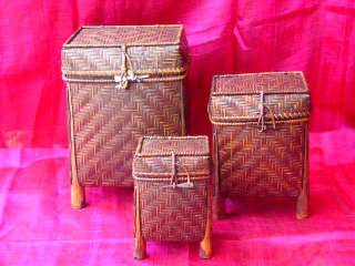 Artisanat, artisanat asiatique, artisanat dAsie, meuble, meuble asiatique, meuble dAsie, cadeau, boutique cadeau, grossiste, vente en gros, chat, Bouddha, Ganesh, statues, statue en bois, objets de dcoration, dcoration, dcoration dintrieur, objets utilitaires, artiste, artisan, Indonsie, Bali, Thalande, Java, Laos, Meuble, table, table basse, armoire, banc, chaise, bibliothque, commode, dressoir, lphant, Shiva, desse, soie tissus, tissage, coton, miroir, luminaire