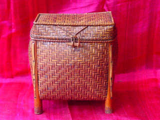Artisanat, artisanat asiatique, artisanat dAsie, meuble, meuble asiatique, meuble dAsie, cadeau, boutique cadeau, grossiste, vente en gros, chat, Bouddha, Ganesh, statues, statue en bois, objets de dcoration, dcoration, dcoration dintrieur, objets utilitaires, artiste, artisan, Indonsie, Bali, Thalande, Java, Laos, Meuble, table, table basse, armoire, banc, chaise, bibliothque, commode, dressoir, lphant, Shiva, desse, soie tissus, tissage, coton, miroir, luminaire
