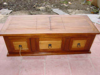 Artisanat, artisanat asiatique, artisanat dAsie, meuble, meuble asiatique, meuble dAsie, cadeau, boutique cadeau, grossiste, vente en gros, chat, Bouddha, Ganesh, statues, statue en bois, objets de dcoration, dcoration, dcoration dintrieur, objets utilitaires, artiste, artisan, Indonsie, Bali, Thalande, Java, Laos, Meuble, table, table basse, armoire, banc, chaise, bibliothque, commode, dressoir, lphant, Shiva, desse, soie tissus, tissage, coton, miroir, luminaire